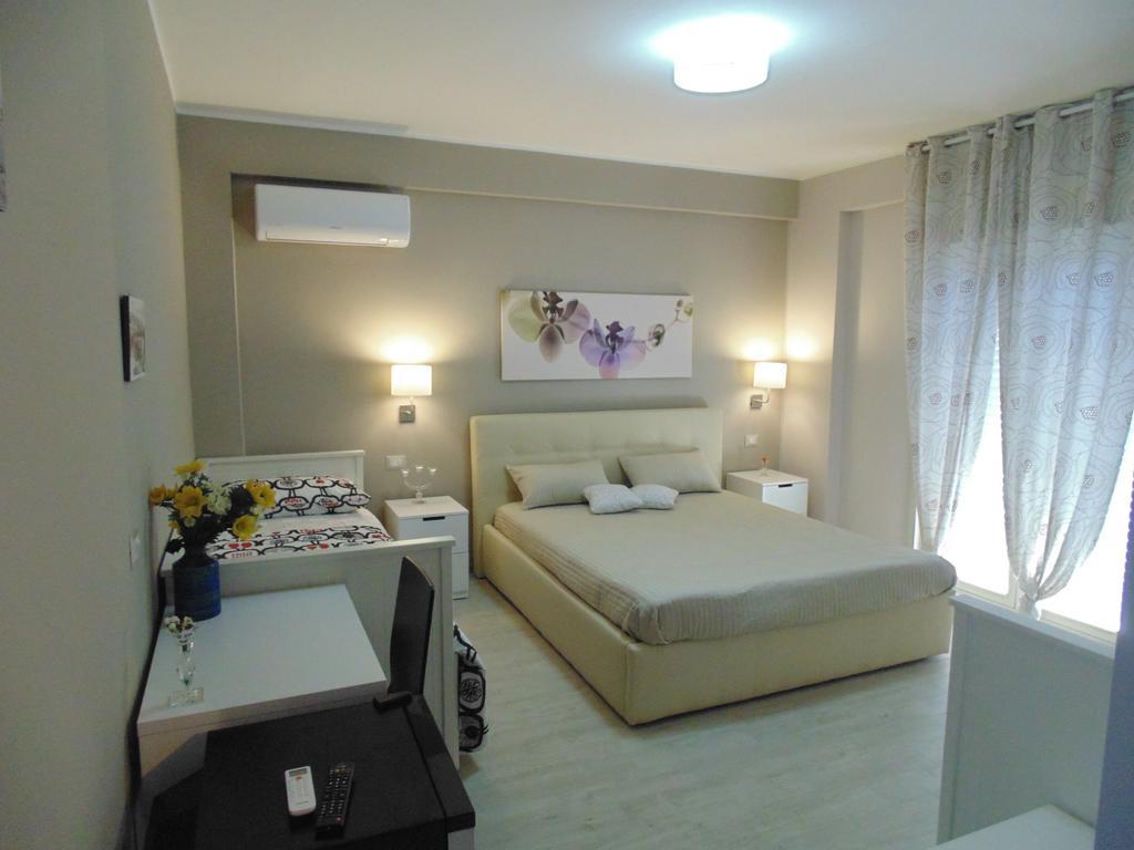 Attico Del Sole Bed & Breakfast Rometta Marea Bagian luar foto