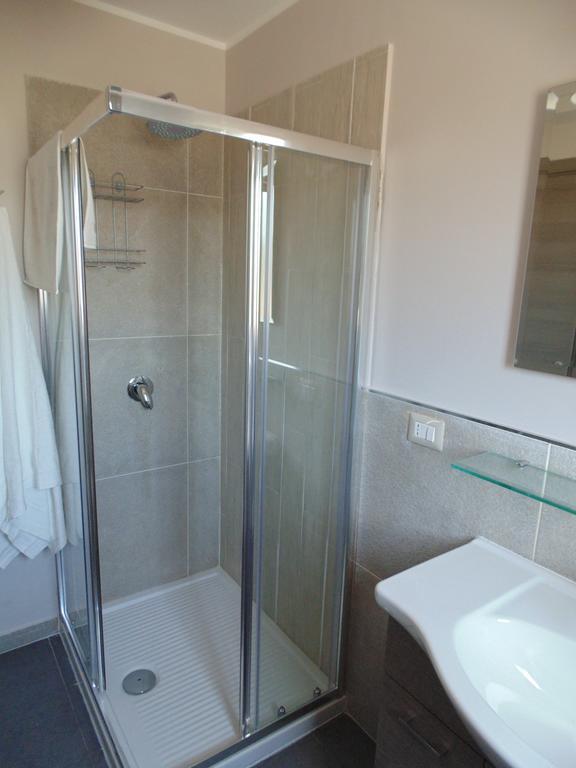 Attico Del Sole Bed & Breakfast Rometta Marea Ruang foto