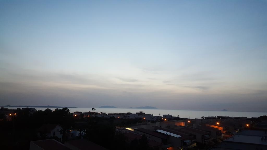 Attico Del Sole Bed & Breakfast Rometta Marea Bagian luar foto