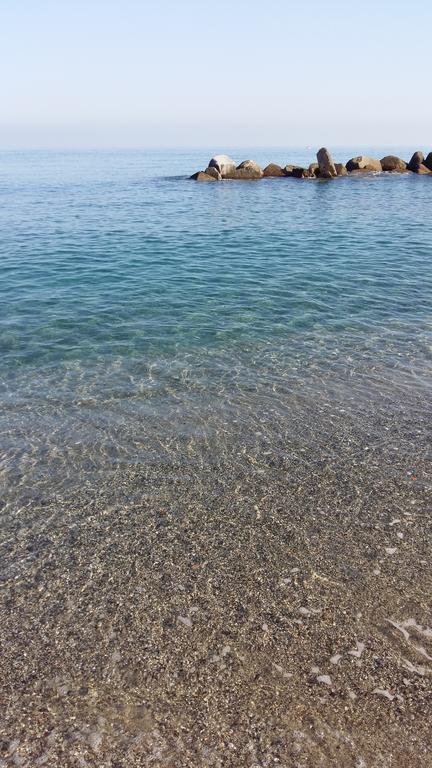 Attico Del Sole Bed & Breakfast Rometta Marea Bagian luar foto